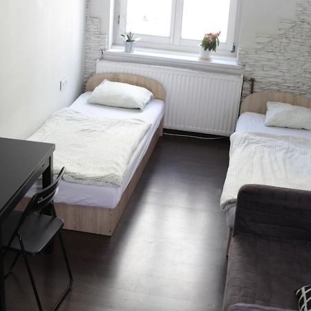 Pit Stop Hostel Poznań Extérieur photo