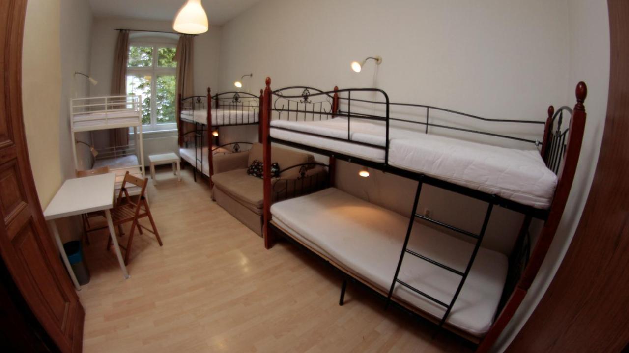 Pit Stop Hostel Poznań Extérieur photo