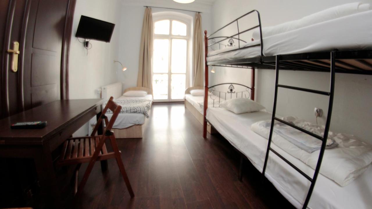 Pit Stop Hostel Poznań Extérieur photo